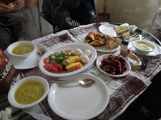 ある日の昼食<br />基本的に毎日ほぼ同じ。個人的にはこのラーメンが秀逸。寒いので温まります。