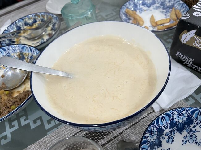 甘い温かい乳製品