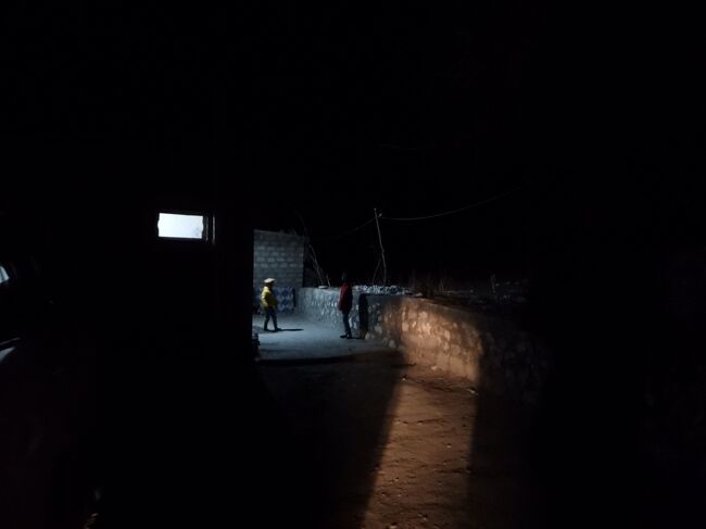 最後の日の夕食はは現地ガイドさんの自宅へ招待されました。