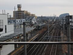 名取駅に戻り、暫し線路を眺めました。