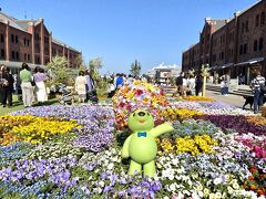 FLOWER GARDEN 2023
2023年3月31日(金)～4月23日(日)
横浜赤レンガ倉庫の花々を見てきました。