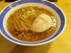 「豆天狗 本店」さんの 高山ラーメン
しょうゆ味で おいしかったです