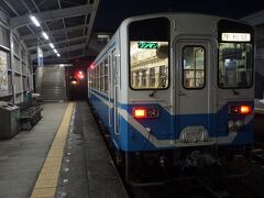 ●JR/宇和島駅行列車＠JR/窪川駅

JR/予土線のホームにやって来ました。
始発のJR/宇和島駅行に乗り込みます。