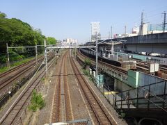 王子駅（高崎線・宇都宮線・新幹線（高架）の線路も見えます。）