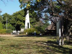 近くの磁祖公園へ
あずま屋があったので、さっそくおまんじゅうをいただきました。