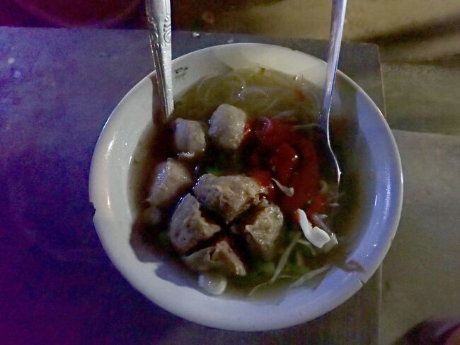 魚のツクネ、サロメが入ってRp15k(150円)。