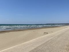 千里浜海岸
この日すごい風で砂が風で舞う舞う。まさに工藤静香「黄砂に吹かれて」状態