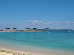 海の色が名護よりさらに綺麗な気がします