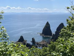 マサカリ岩などが見えます。もちろんいい景色の室蘭八景ですが、同じような景色が続きます