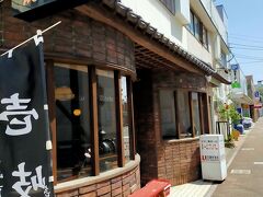 壱岐島では港近くしかレストランがないのでまた郷ノ浦港方面に戻りました。ランチはここ。