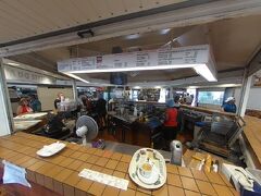 マルシェの軽食コーナー。