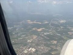 マレーシア航空でペナンからクアラルンプールに向かって飛行中