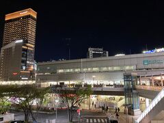 その足で、ポートライナーに乗り込み、
２０分程で「三宮駅」に到着～

神戸空港って、アクセス便利～♪

車内では、財布っぽい忘れ物を発見。
降りる時、届けようと思ったが、
後から乗ってきた若い女の子が気づいて、
改札窓口に届けてくれてましたー

神戸の女性は、信用できる気がするー