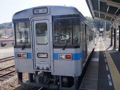 ●JR/土佐久礼駅

JR/窪川駅行の列車が入ってきました。
これには乗らず、この後に入ってきたJR/高知駅行の列車に乗って、須崎市内まで行きました。