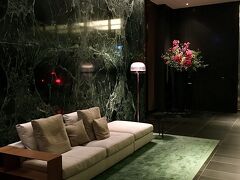 ブルガリホテル東京，1階エントランスロビー