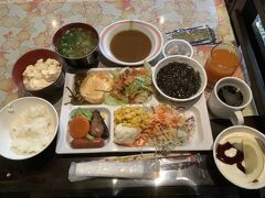 3日目：ホテルグランビュー沖縄
無料の朝食でスタート
ゆし豆腐・もずく酢は大盛りです♪
チェックアウトして那覇空港へ！