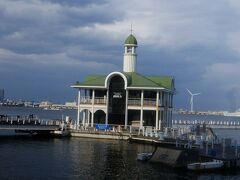 ピア21の建物でした．
横浜グランド・インターコンチネンタル・ホテル経営のレストランでした．