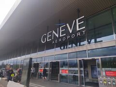 プロムナードから30分程でジュネーブ空港に到着しました。