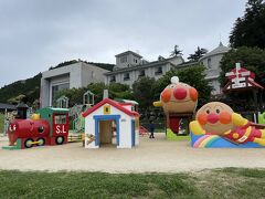 やなせたかし記念館アンパンマンミュージアムへ。