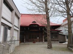 北海寺というお寺がありましたが、特に見るべきものはなさそうです。先に進みます。