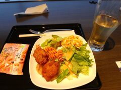 ３月30日　成田空港　ANAラウンジ

機内食に備えて控えめにしておきます。