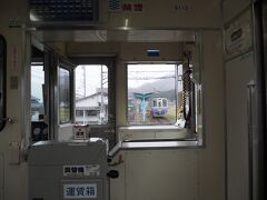 越前竹原駅

単線のため、下り列車とすれ違い