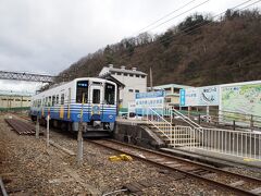 越前大野駅から乗った京福バスから
勝山永平寺線の福井行きに
乗り換えます。

日中は30分毎に発車です。