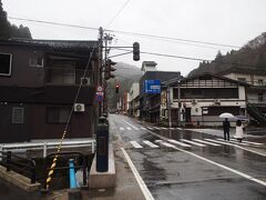 雨の中、少し離れたバス停より、
参道を歩き永平寺へ

次に乗るバスの発車時間までの75分を
観光に使います。