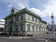 弘前は歴史ある洋館がたくさん
青森銀行記念館を通り
