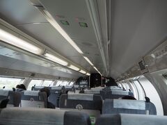 いつものように横須賀線2階建てグリーン車で出発。
スーツケースは事前に宅配便で送ったのでラクチン。