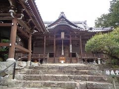 伊崎寺の本堂は、焼失と再建を繰り返してきた。
現在の本堂は1813年に建てられたもので、天井には龍の絵があるそうだ。
