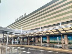 こちら県営名古屋空港。

週間予報で天気は分かっていましたが、名古屋も札幌も雨マーク。
結局晴れ予報になることはありませんでした。

そして、さあ出発！というところで私の車のバッテリーが上がる…
結局夫の車で出発しましたが前途多難な予感しかしない(¯―¯٥)