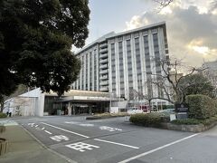 ＜シェラトン都ホテル東京＞

東京の白金台にある「シェラトン都ホテル東京」

2017年12月に高校時代からの友人達と4人で宿泊。
2020年10月に友人と宿泊。
そして2023年3月、今回は3回目の宿泊になります。

※写真は翌日撮りました。

◆2020年10月の旅行記
☆ホテルステイ☆高層階プレミアムデラックスツインシティビュー＆シェラトンクラブラウンジ♪＠シェラトン都ホテル東京
https://4travel.jp/travelogue/11800812