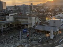 宿泊ホテル 三交イン伊勢市駅前 四季乃湯のお部屋から見えた朝日。
目覚め良き！