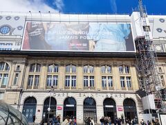 15分程でサンラザール駅に着きました。
サンラザール駅はパリの北西方面の電車の起点駅になります。