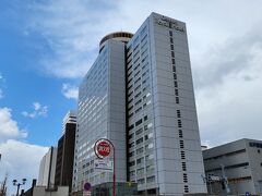 ホテルにチェックインしました。
札幌駅すぐ側のセンチュリーロイヤルホテルです。