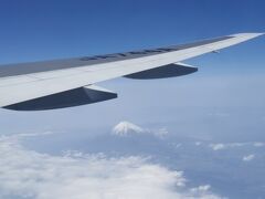 富士山見ながら雨天の沖縄へ(^-^)/