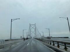 今月5回目の瀬戸大橋。
雨だけど横風１０mで問題なく渡れます。