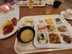 3日目！！！

バイキングで朝食、付いていると食べちゃう(^○^)