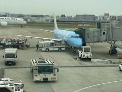 名古屋空港まではフジドリームエアラインズで。ブルーの飛行機でした。
FDAは、福岡ー静岡に初就航したときに1度乗ったことがあります。もう10年以上前だったと記憶してます。