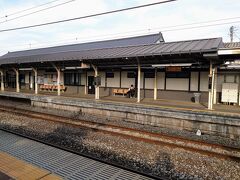 渋川駅で停車中…

ここで上越線から吾妻線が分岐するようですね(^^)