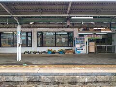 中之条駅に停車中…

ここが四万温泉への起点らしく、四万ブルーの現物を一度はこの目で確かめたいと思いながらも、今回は日帰りなのでスルーです(^^)