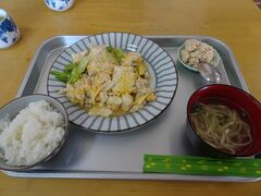 ここは豆腐を使った料理が有名なところ。
私は、豆腐チャンプルー。ボリューム超満点ですが、豆腐メインなので、全然もたれず。