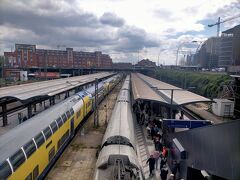 ケルン、ゾーリンゲン、デュッセルドルフ、ドルトムント、ブレーメンと聞いた事のある駅を経てハンブルク駅に到着