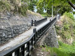 相馬神社への黒橋