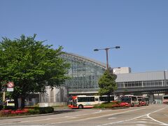 　現在の北陸本線終着駅の金沢駅は、信号待ちの間に１枚撮って素通りです。