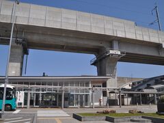 　次は野々市駅です。新幹線高架下にあります。南口