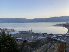 日の出直後の諏訪湖
今日から4月に入りましたが、流石に早朝ということもあって、めちゃくちゃ寒かったです...