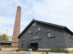 INAXライブミュージアムの目玉ともいえる「トンネル窯」
土管を焼いていた大きな窯を保存しているのですが、窯自体を守るため建物で覆っています。