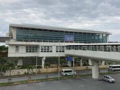 那覇空港。モノレールで移動、Suicaが使えるようになって便利。
